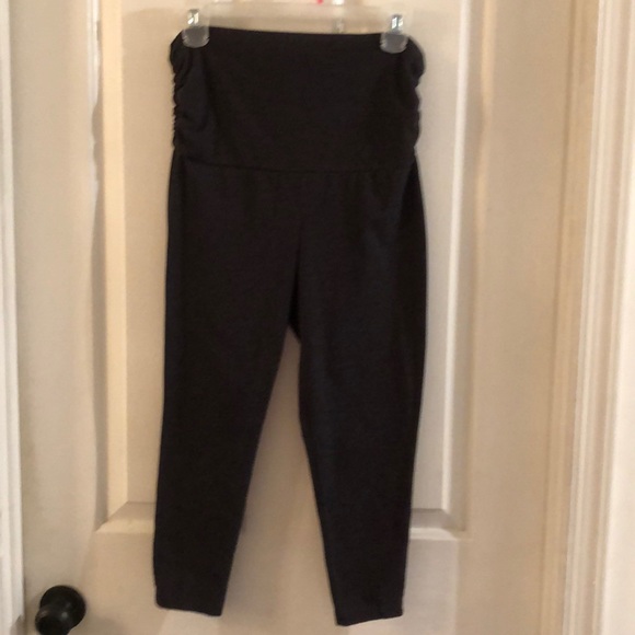 Four Stars Pants - Adorable Dark Grey Cropped Pants